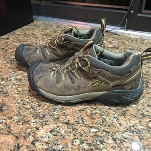 Keen Men's Hiking shoes size 9